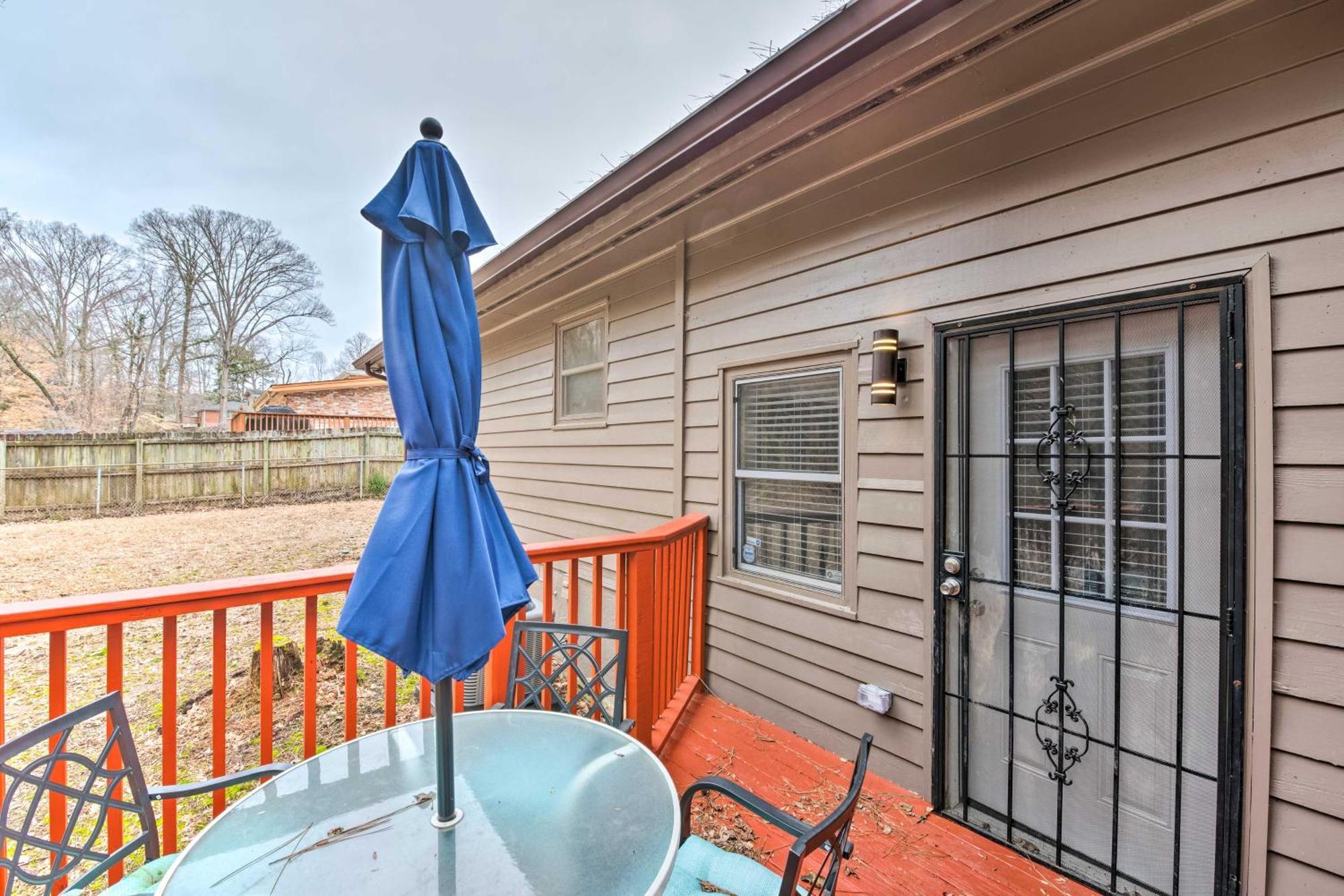 Vakantiehuis Retreat With Deck In Greenbriar Area! *